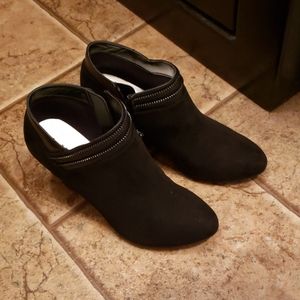 Zipper Black Wedge Booties